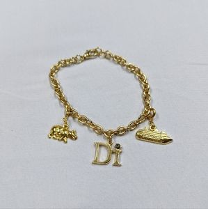 Vintage Diamond International charm bracelet